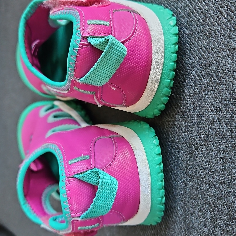 Two Pair Of Kids Water Shoes - Keen and Native - Picture 9 of 13